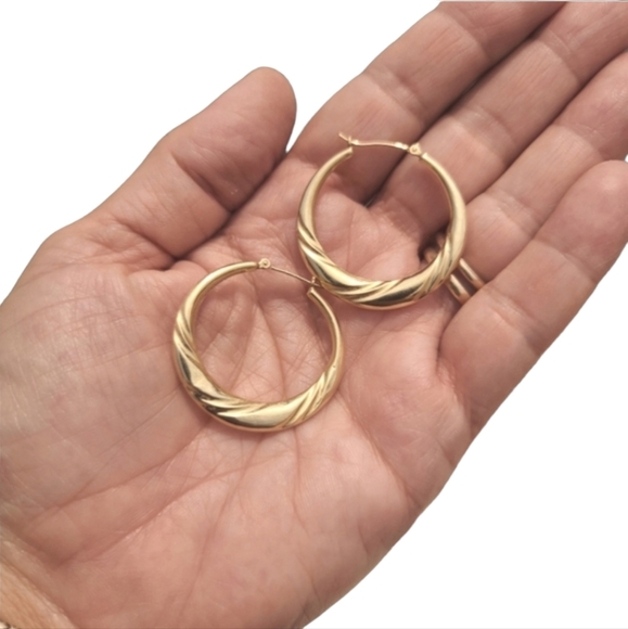Vintage Jewelry - 14kt Yellow Gold Puffy Hoop Earrings Etched Hollow Hoops 1.75" 2.4g Vintage Y2K